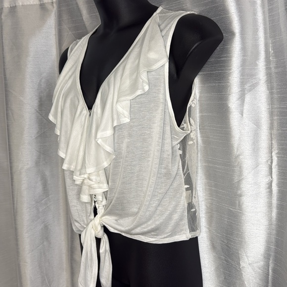 Iris Basic NWOT Cream Women’s 3X V Neck Sleeveless Netted Back Knot Ruffle Top - Picture 2 of 7
